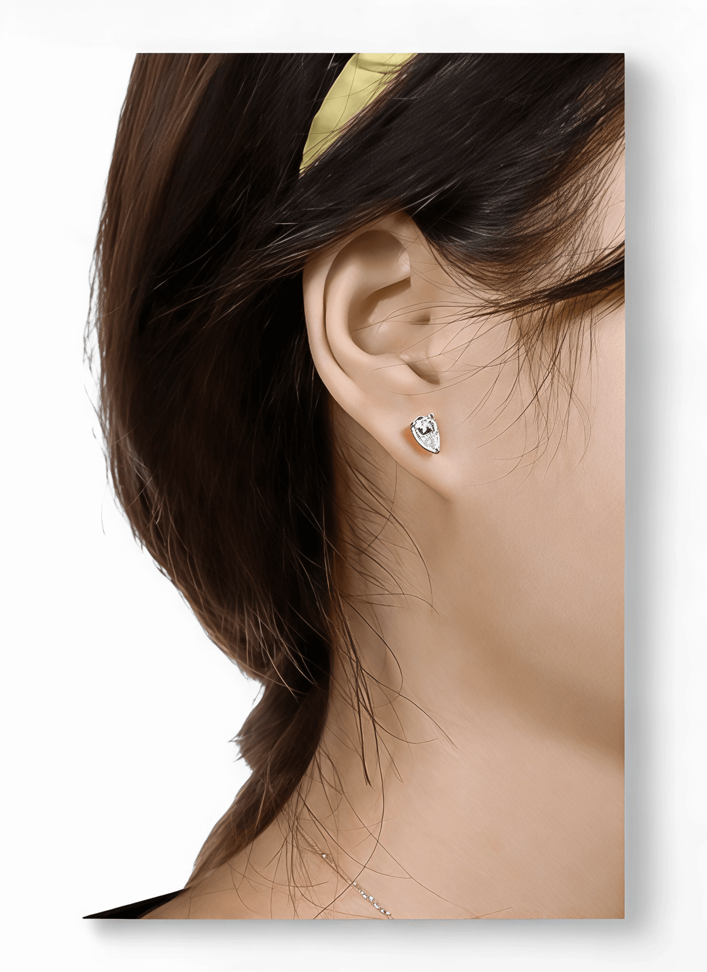 The Élise Studs™ — Everyday Gold, Extraordinary Glow